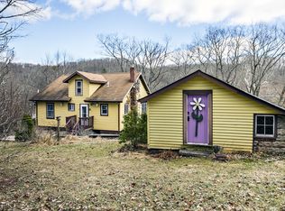 113 Honeysuckle Ln, Milford, NJ 08848