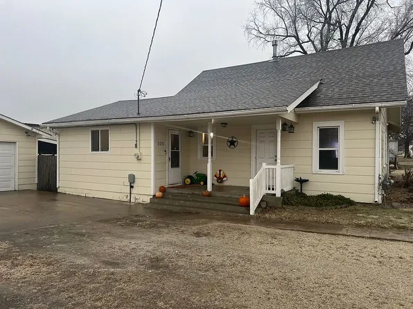 105 W Main St, Lincolnville, KS 66858