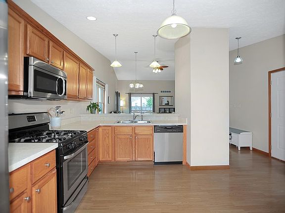 3rd image of 1034 Van Gilst Dr