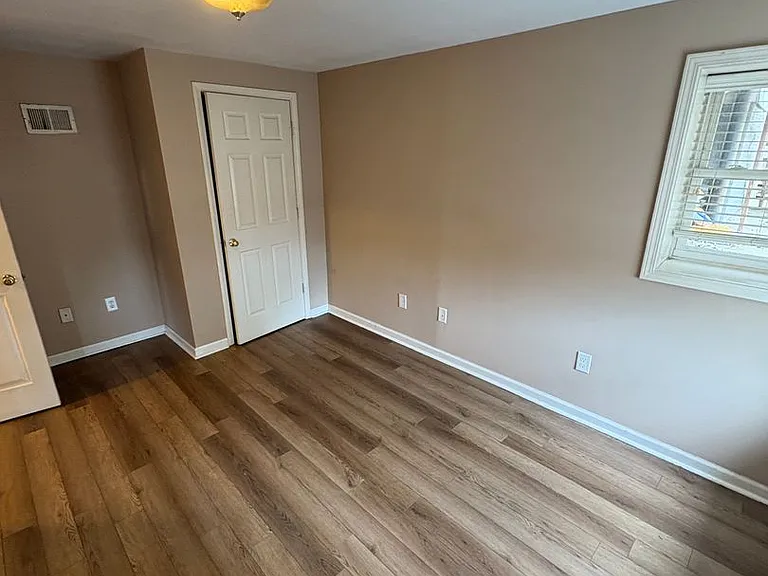 710 Cabell Dr — Photo 3