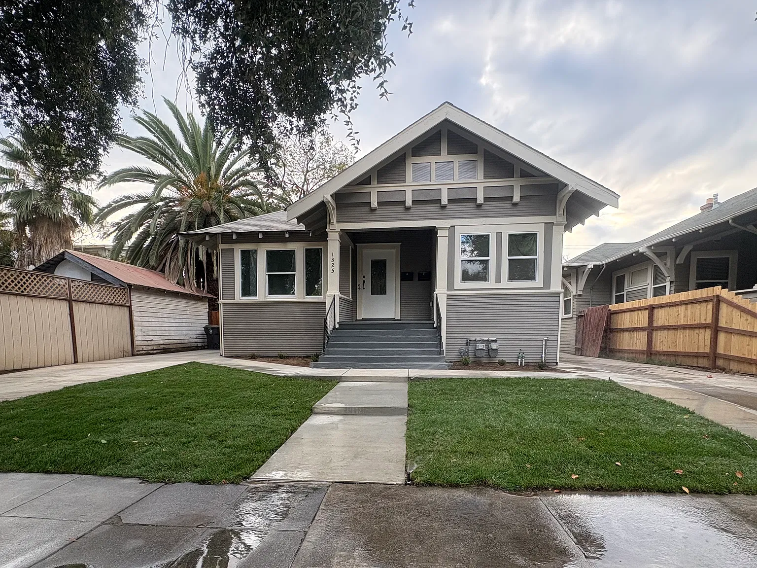 1325 N Lincoln St — Photo 2