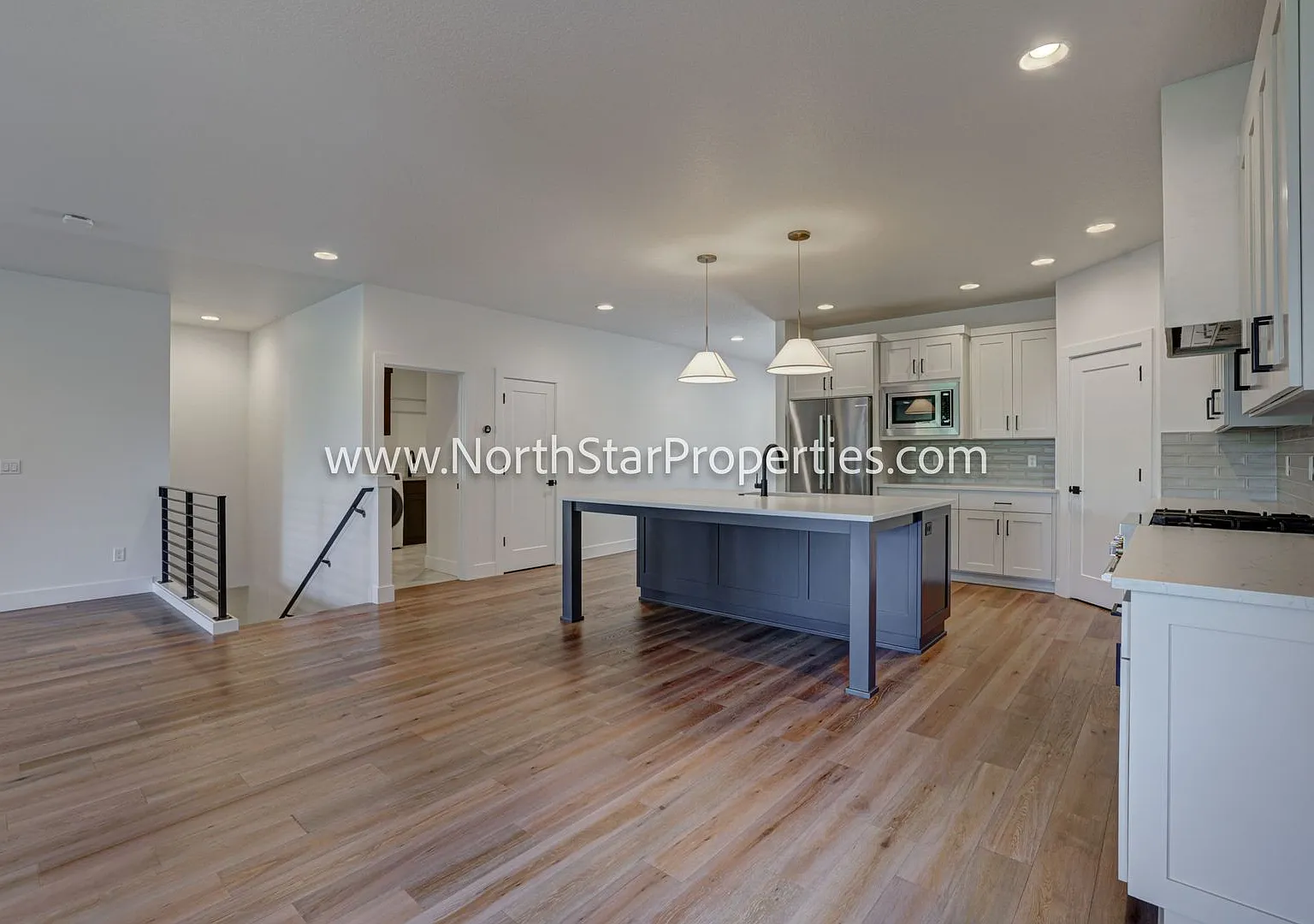 Beautiful home in NW Bend — Photo 4