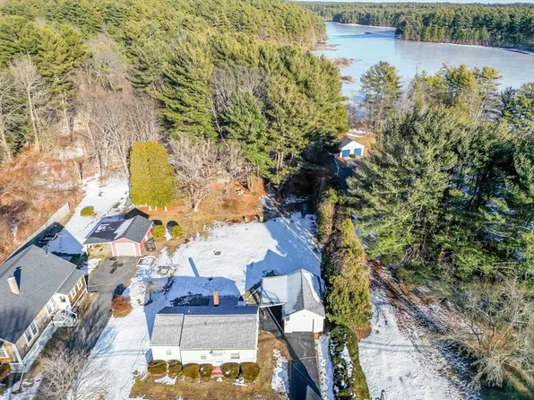 450 S Precinct St, East Taunton, MA 02718