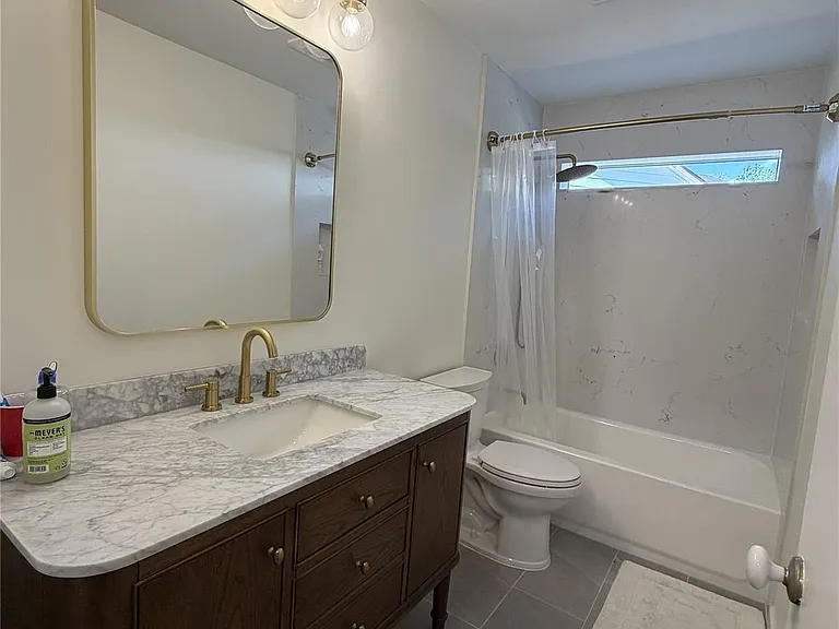 2211 Brook View Ln — Photo 13