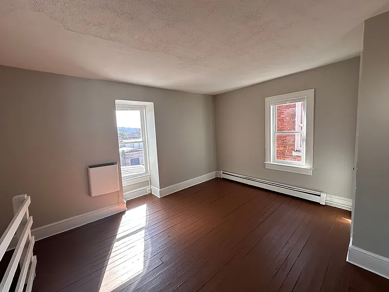312 W North Street — Photo 29