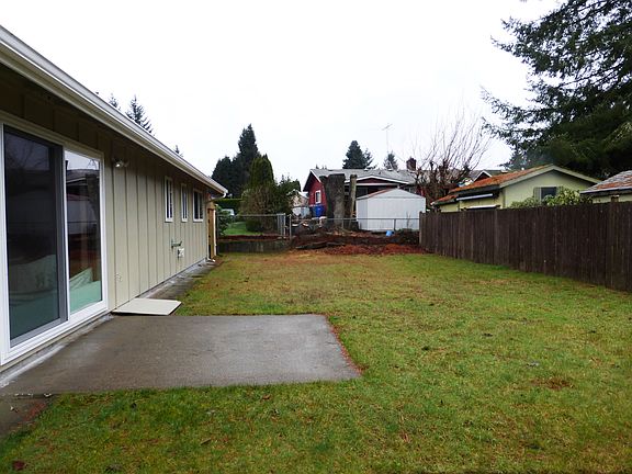 2nd image of 621 Enterprise Dr NE