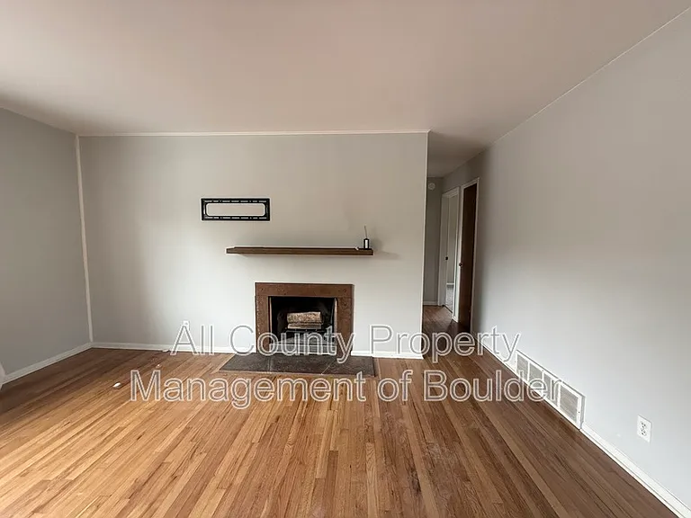 380 S 42nd St — Photo 22