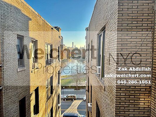 4th image of 9 Central Park N #54
