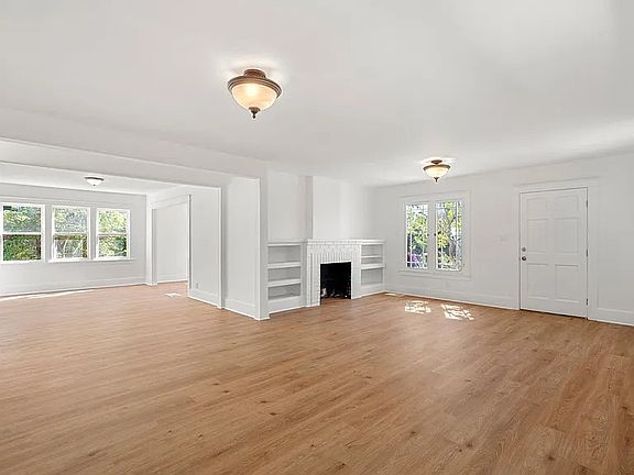 2nd image of 1032 Manzanita St