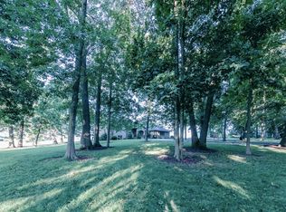 1124 Emerald Hills Dr, Nixa, MO 65714