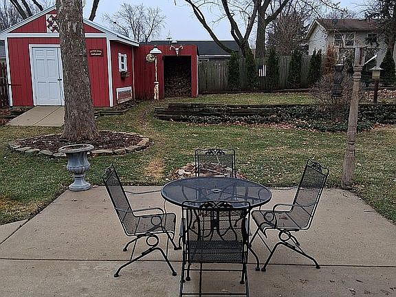 4th image of 119 Laurie Ln