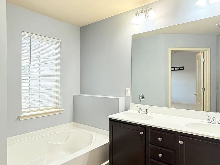 2333 Chancery Mill Ln — Photo 31