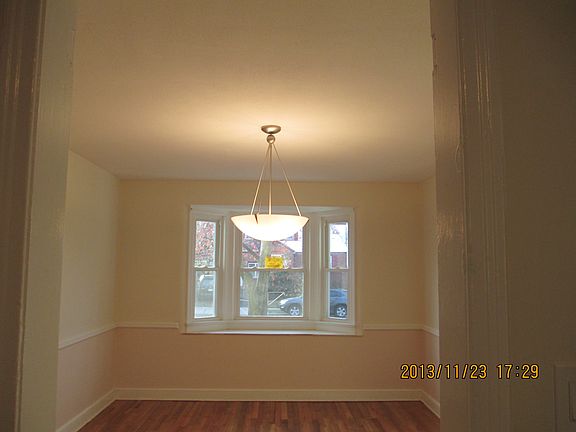 FORMAL DINING ROO W BAY WIND