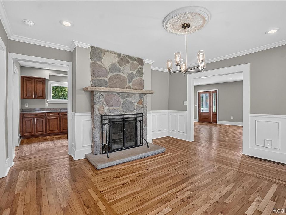 403 E Ellen St, photo 11