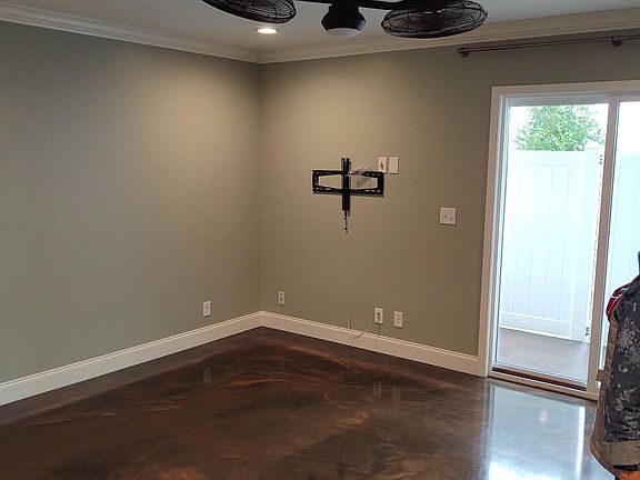 5th image of 4323 Aurora Cir