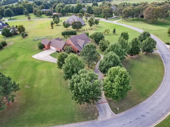 453 Sonoma Cir, Fayetteville, AR 72703