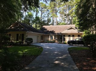 2 Longfellow Ln, Savannah, GA 31411