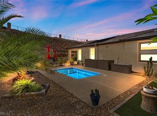19 Cliffwater St, Henderson, NV 89011