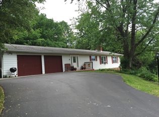 105 Van Leuven Dr S, Rensselaer, NY 12144