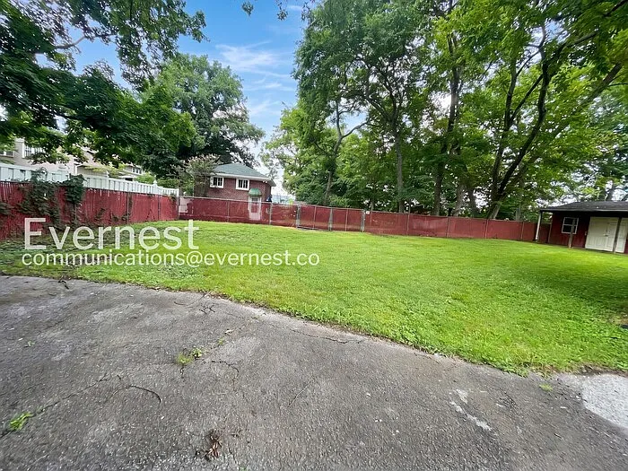 570 Hawkins Dr — Photo 35