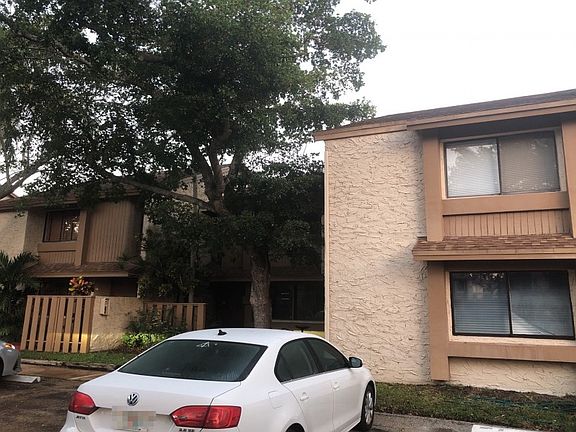 2nd image of 193 Wimbledon Lake Dr