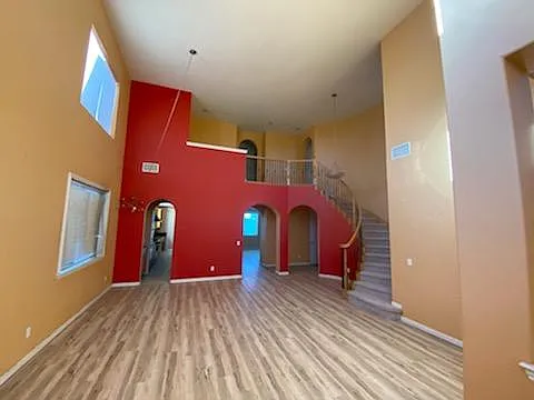305 Geraldine Way — Photo 8