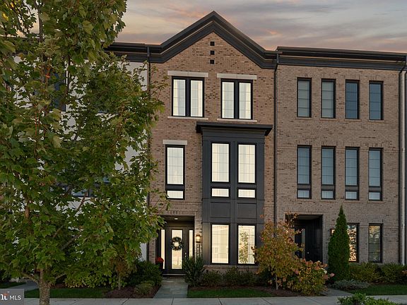 4th image of 20287 Savin Hill Dr