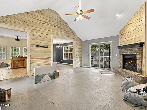 4th image of 809 S 14th Ave