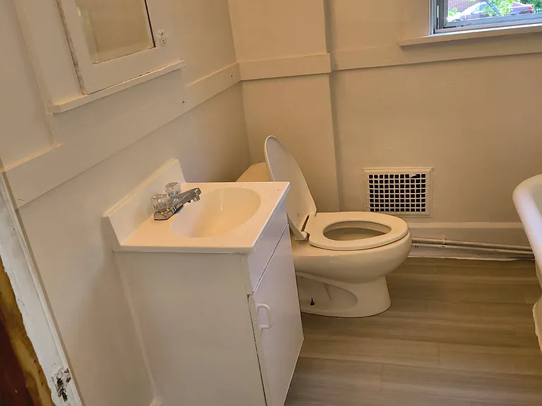 1760 Oakwood Ave #TOP — Photo 11