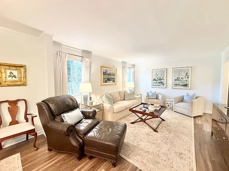 490 Strathy Hall Dr — Photo 8