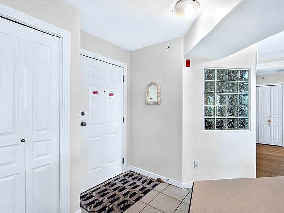 2nd image of 950 Lorne St #406