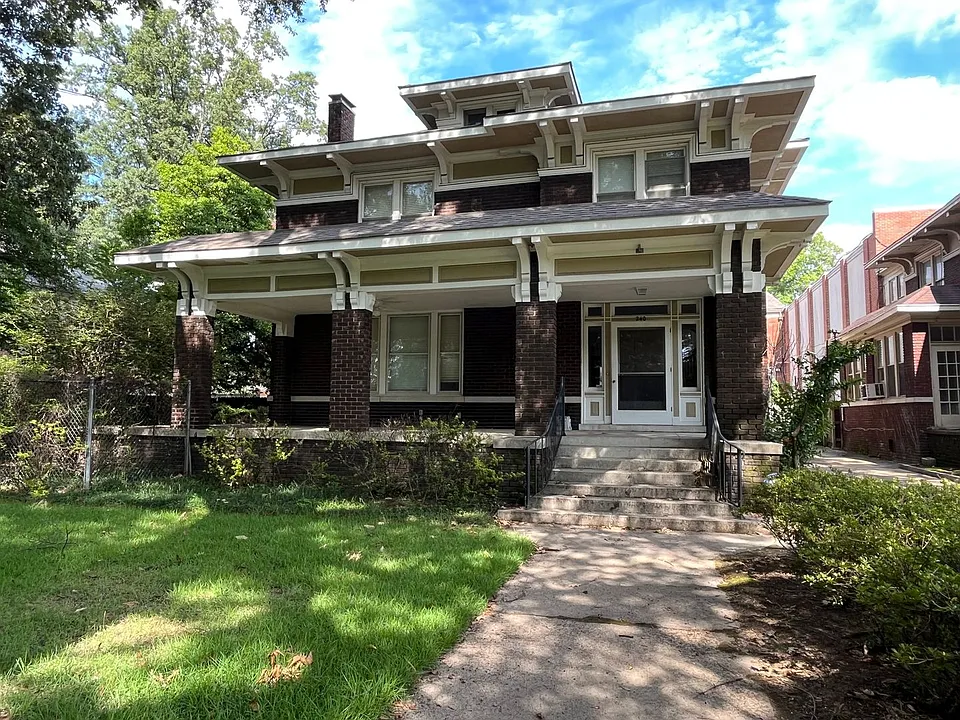 240 S Belvedere Blvd