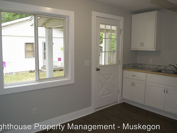 3rd image of 1187 S Sheridan Dr