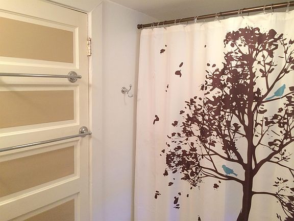 5th image of 223 Alderson Ave #3