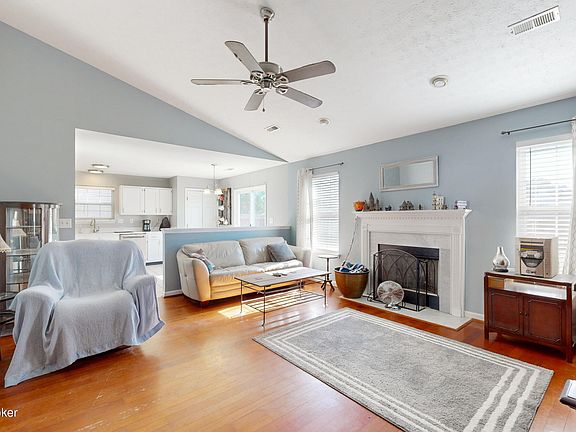 3rd image of 5910 Grandel Meadow Ct