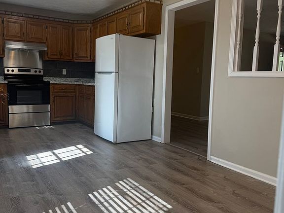 4th image of 400 W University Pkwy