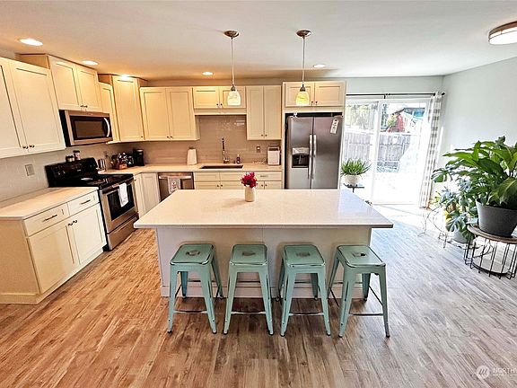 4th image of 105 Goodfellow Avenue