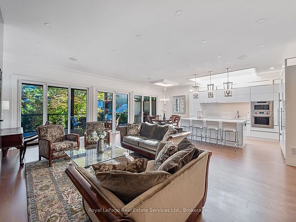 4th image of 36 Anderson St