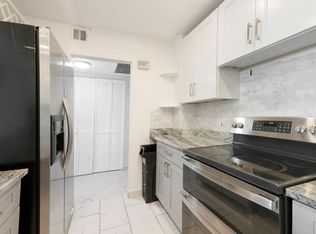 3800 N Hills Drive #402, Hollywood, FL 33021