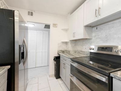 3800 N Hills Drive #402, Hollywood, FL, 33021