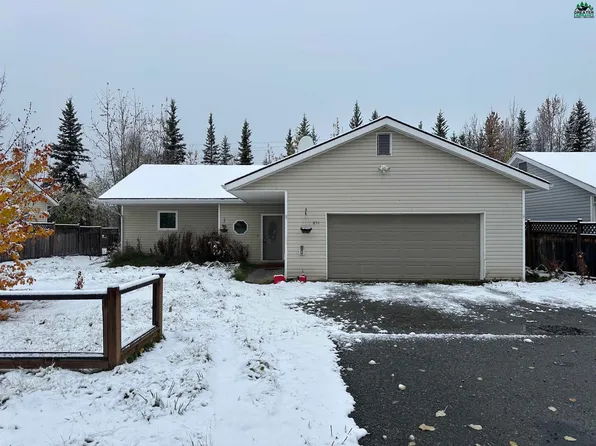 851 Shellinger St, North Pole, AK 99705
