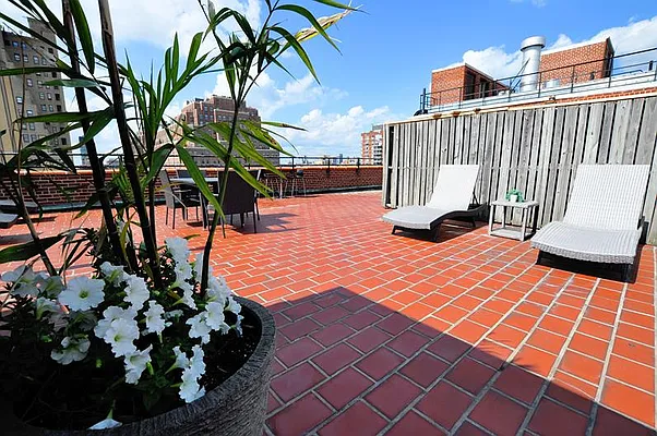 Rented by Buchbinder & Warren | media 35