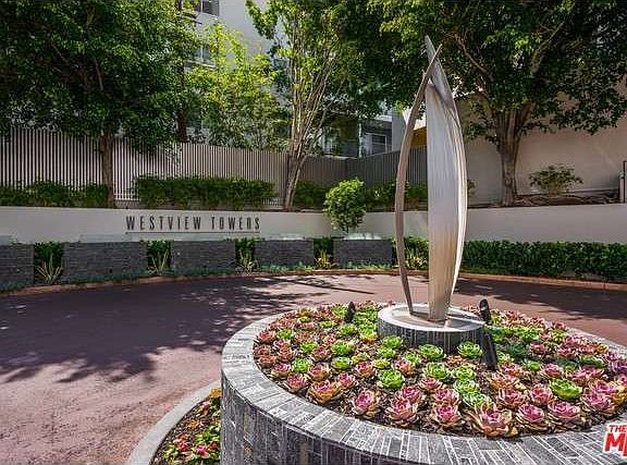 3rd image of 1155 N La Cienega Blvd APT 900