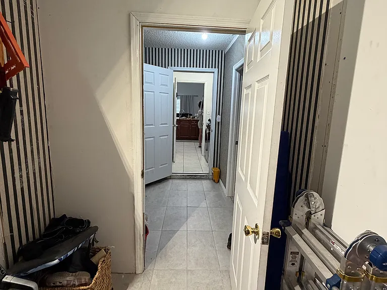 2503 Shelby Cir — Photo 32