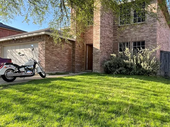 1222 McMillan Dr, Cedar Hill, TX 75104