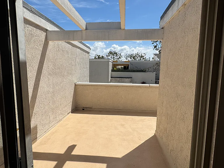Huntington Harbour Villas — Photo 44