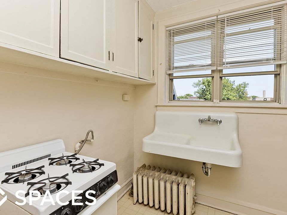 1st image of 4231 N Paulina St APT 3W