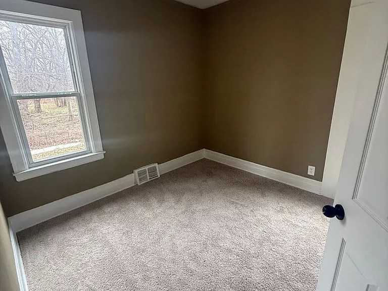 15512 Mendota St — Photo 14