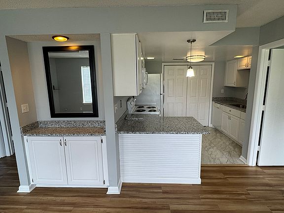 Bar/Counter Area with Granite