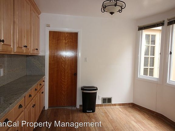 3rd image of 2633-2635 Lombard St #5097631